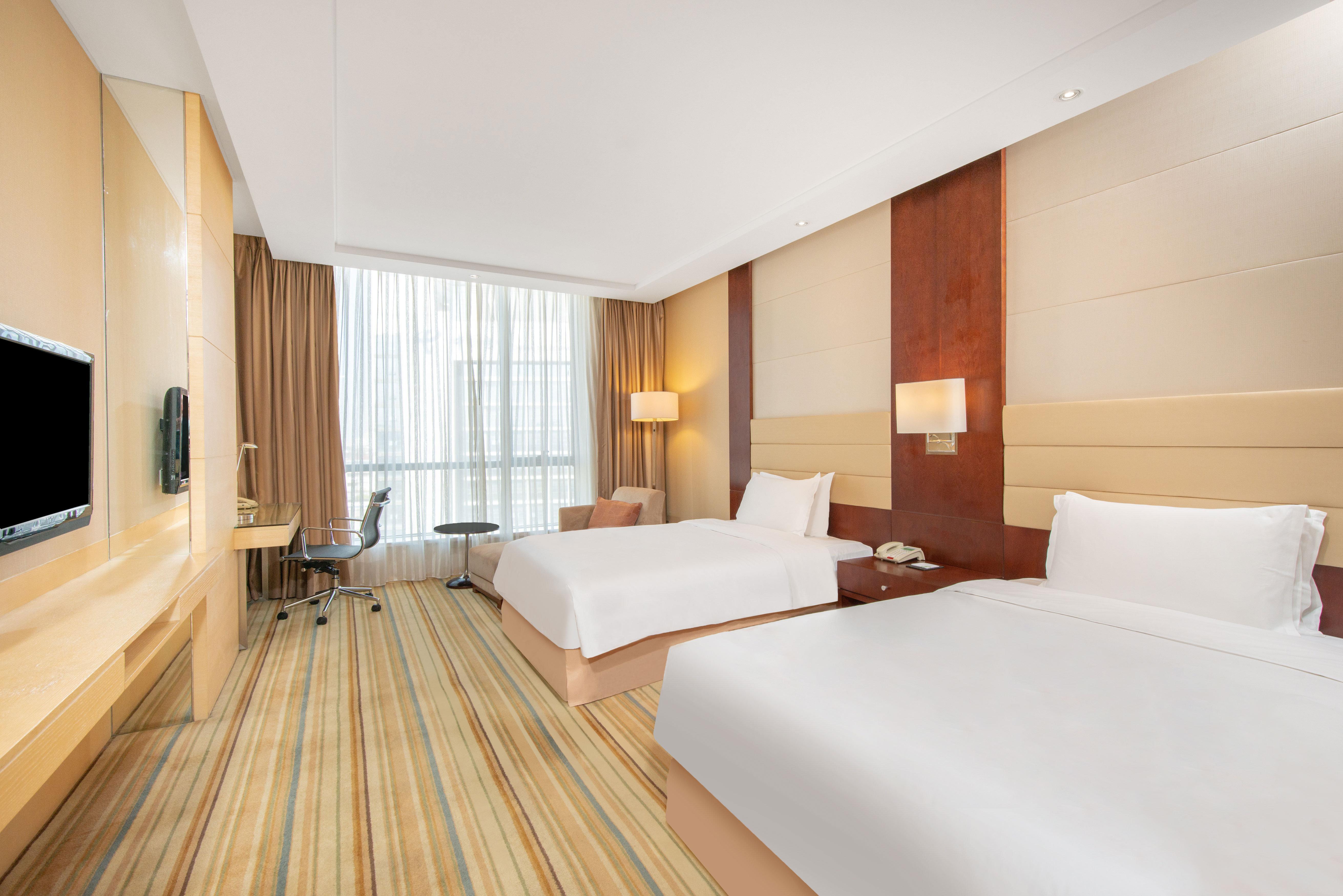 Holiday Inn Taicang City Centre By Ihg Exterior photo